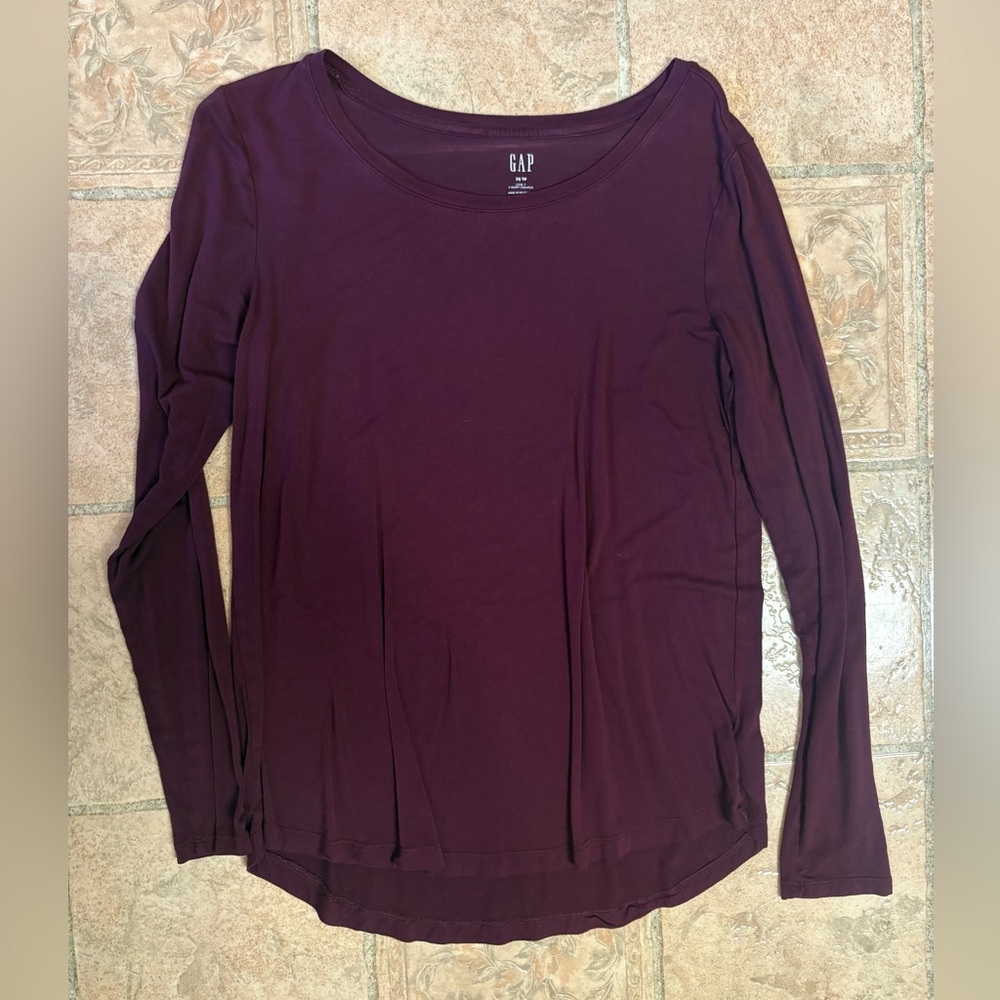 Gap long sleeve shirt